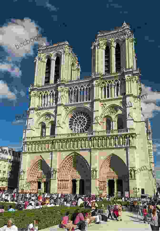 Notre Dame Cathedral, Paris France (Modern World Nations (Hardcover))